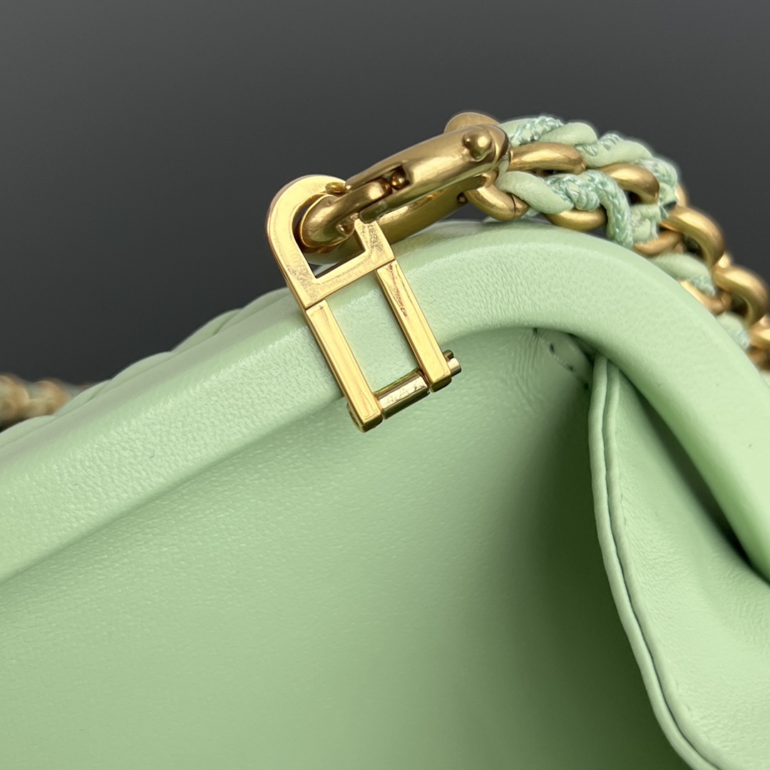 Knot Padded Intreccio Leather Clutch With Chain Green Oasis